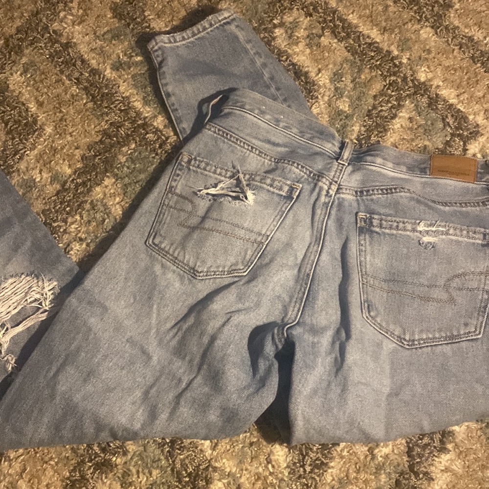 Woman’s size 4 American eagle light wash hole jeans - Picture 7 of 10